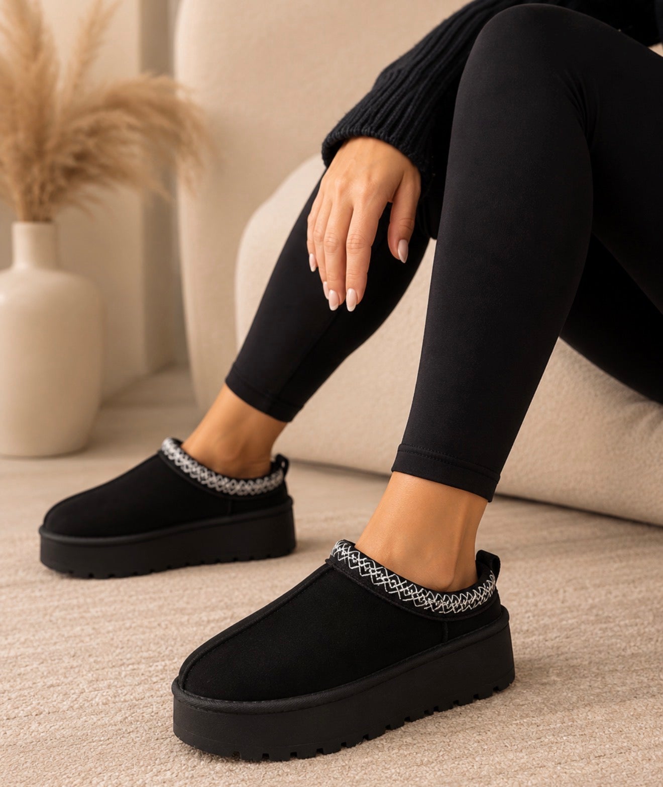 Platform Aztec Mules - Black