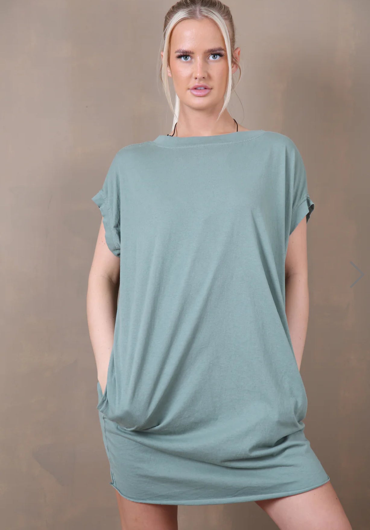 Necklace Pocket T Shirts - 10 colours