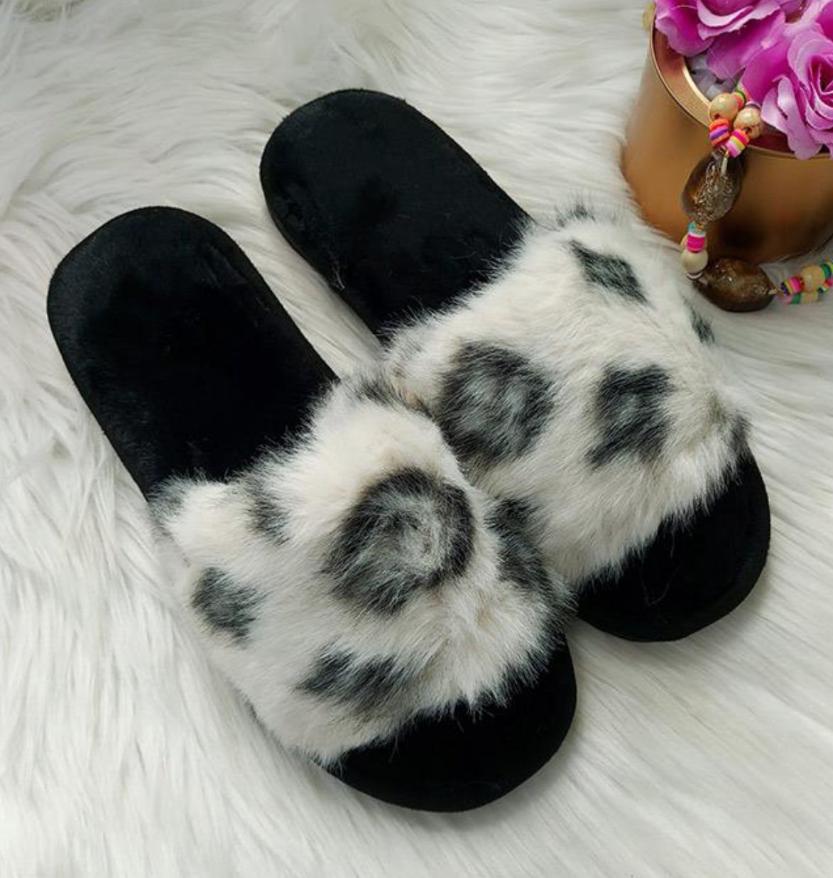 Monochrome Slippers - Beige