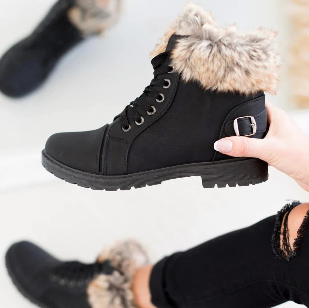 Faux Fur Lined Boots - Black