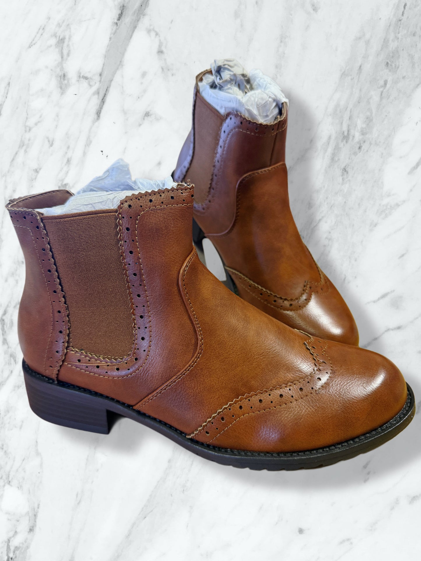 Dottie Brogue Boots - Tan