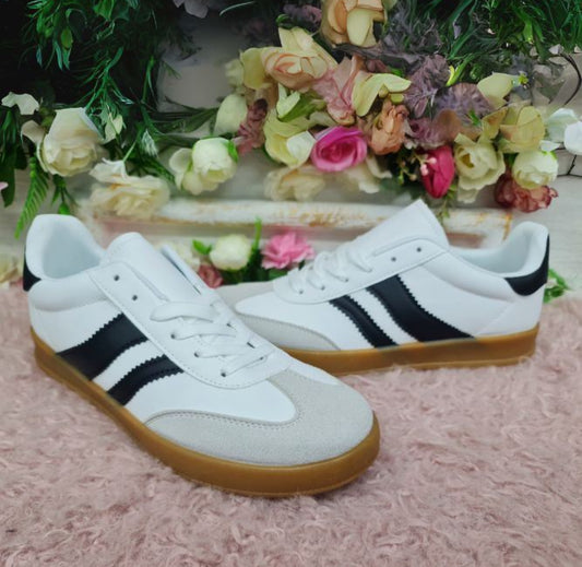 Bessie Trainers - White