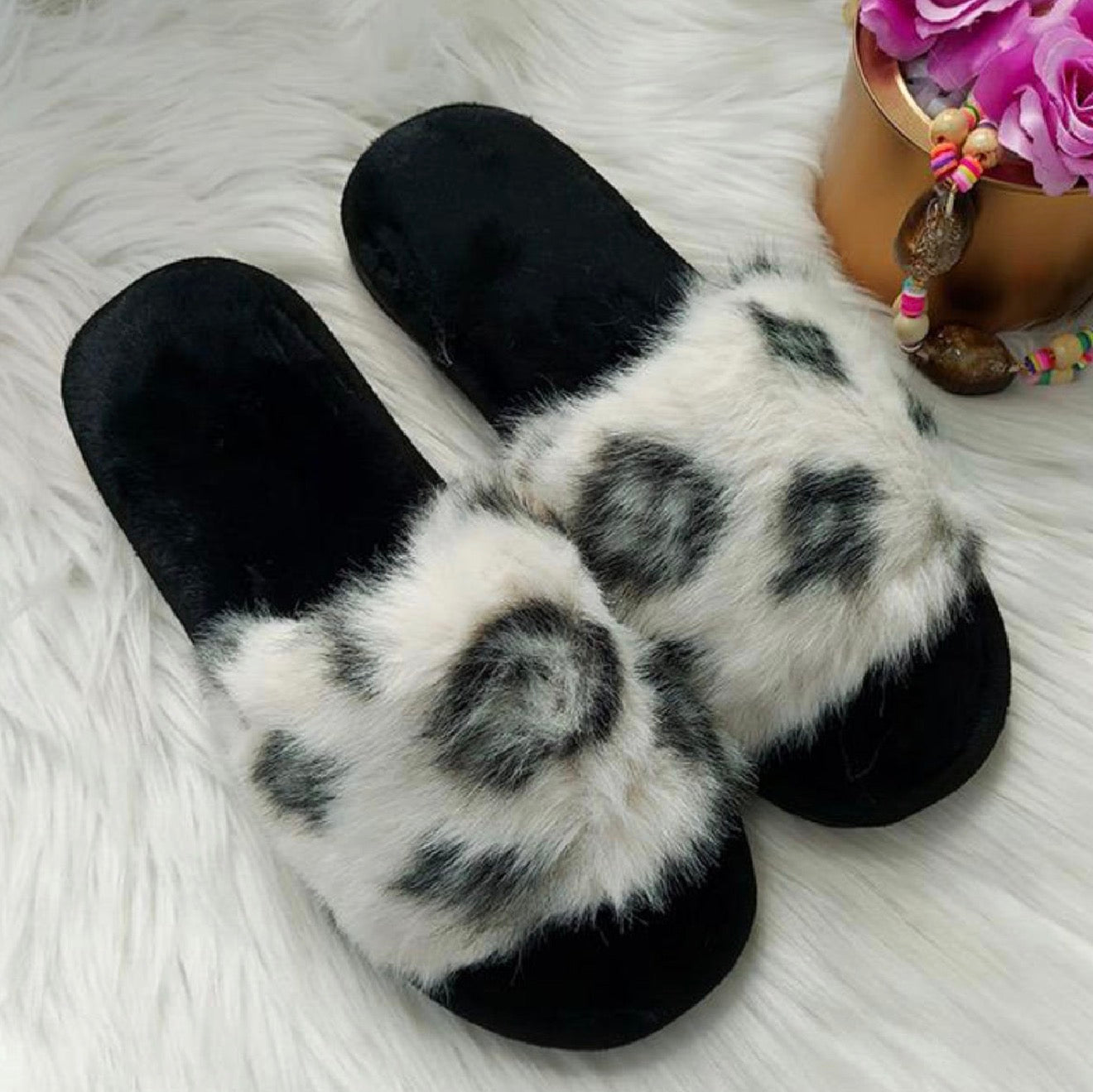 Monochrome Slippers - 2 colours