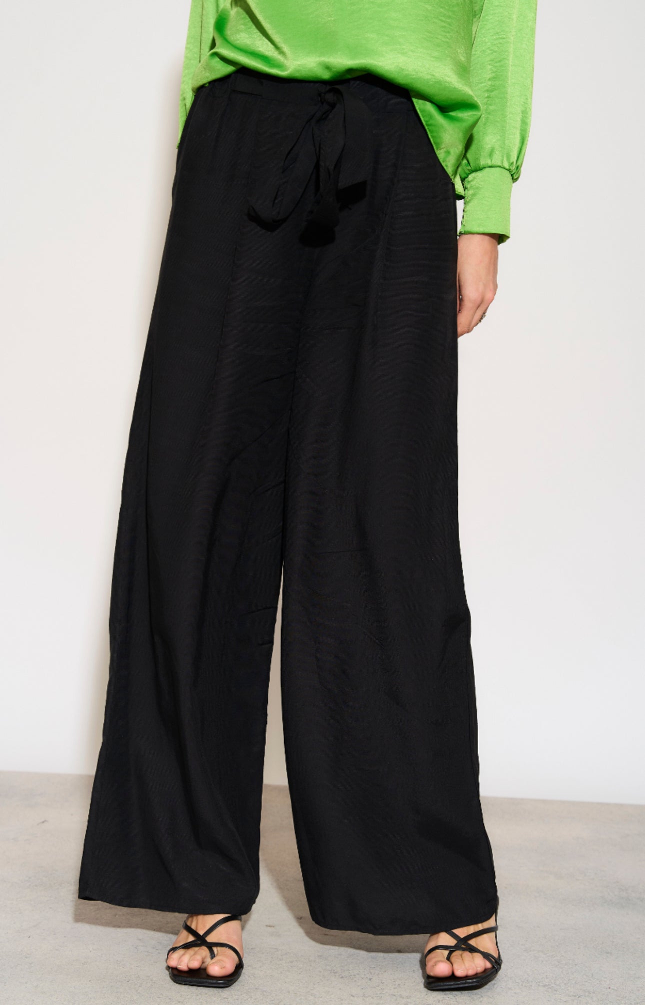 Wide Leg Belted Trousers - Black