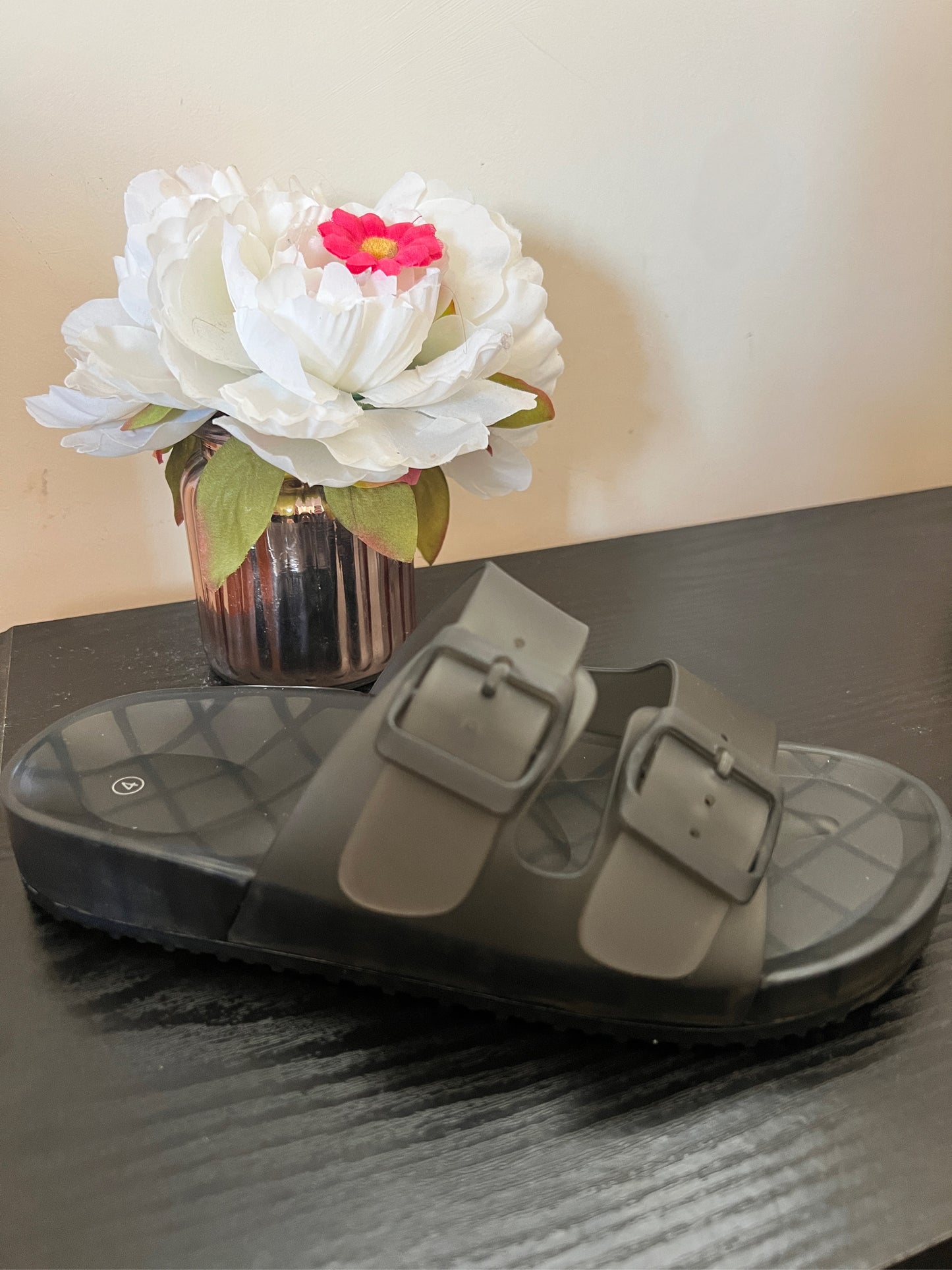 Cora Jelly Sliders - BLACK